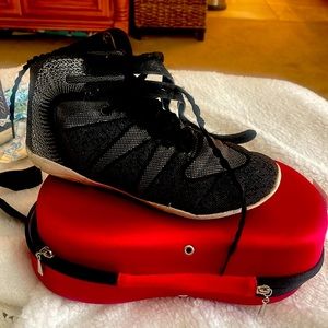 Infinity cheer shoes